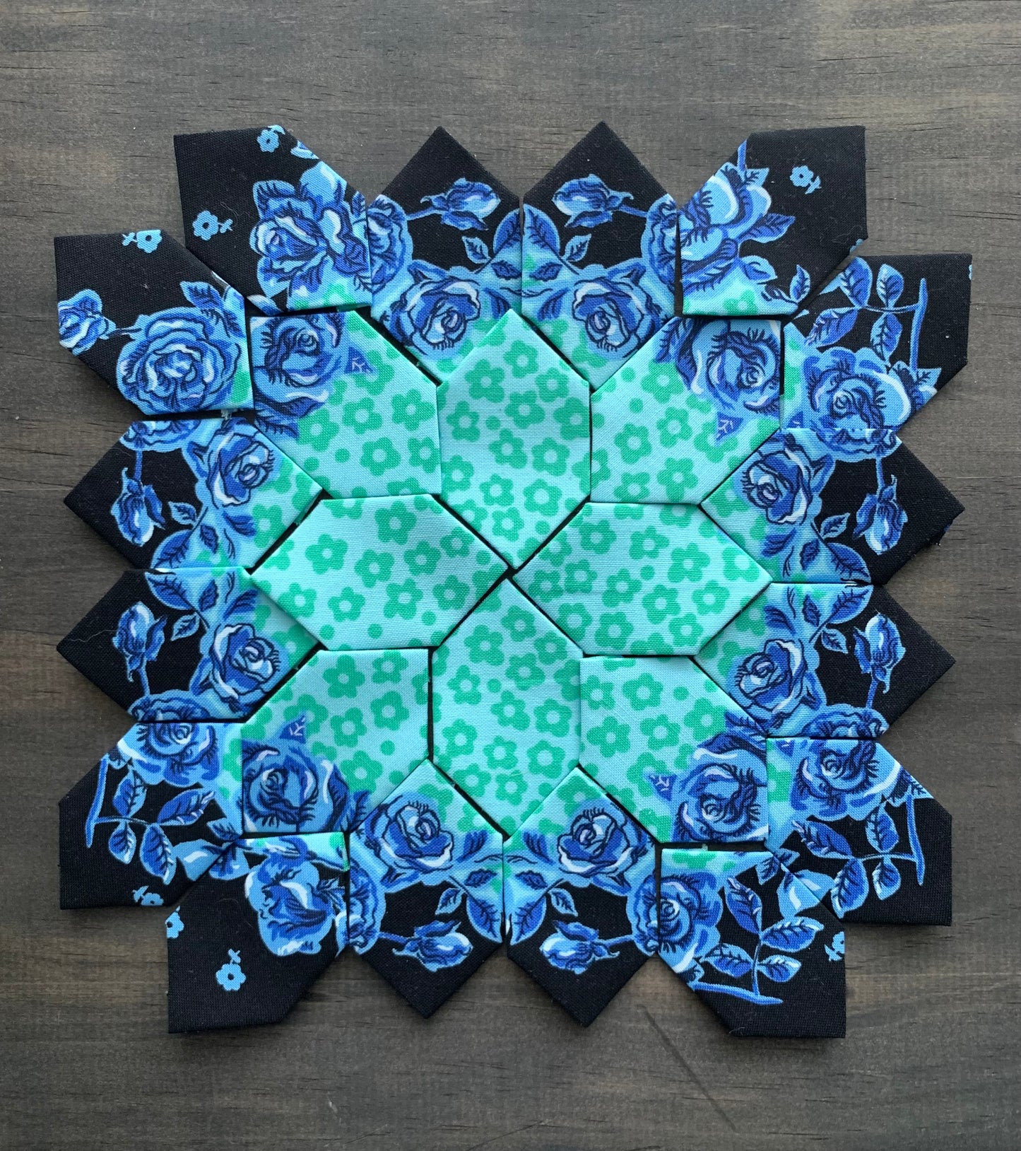 Framed Roses #19 Patchwork of the Cross Block Kit