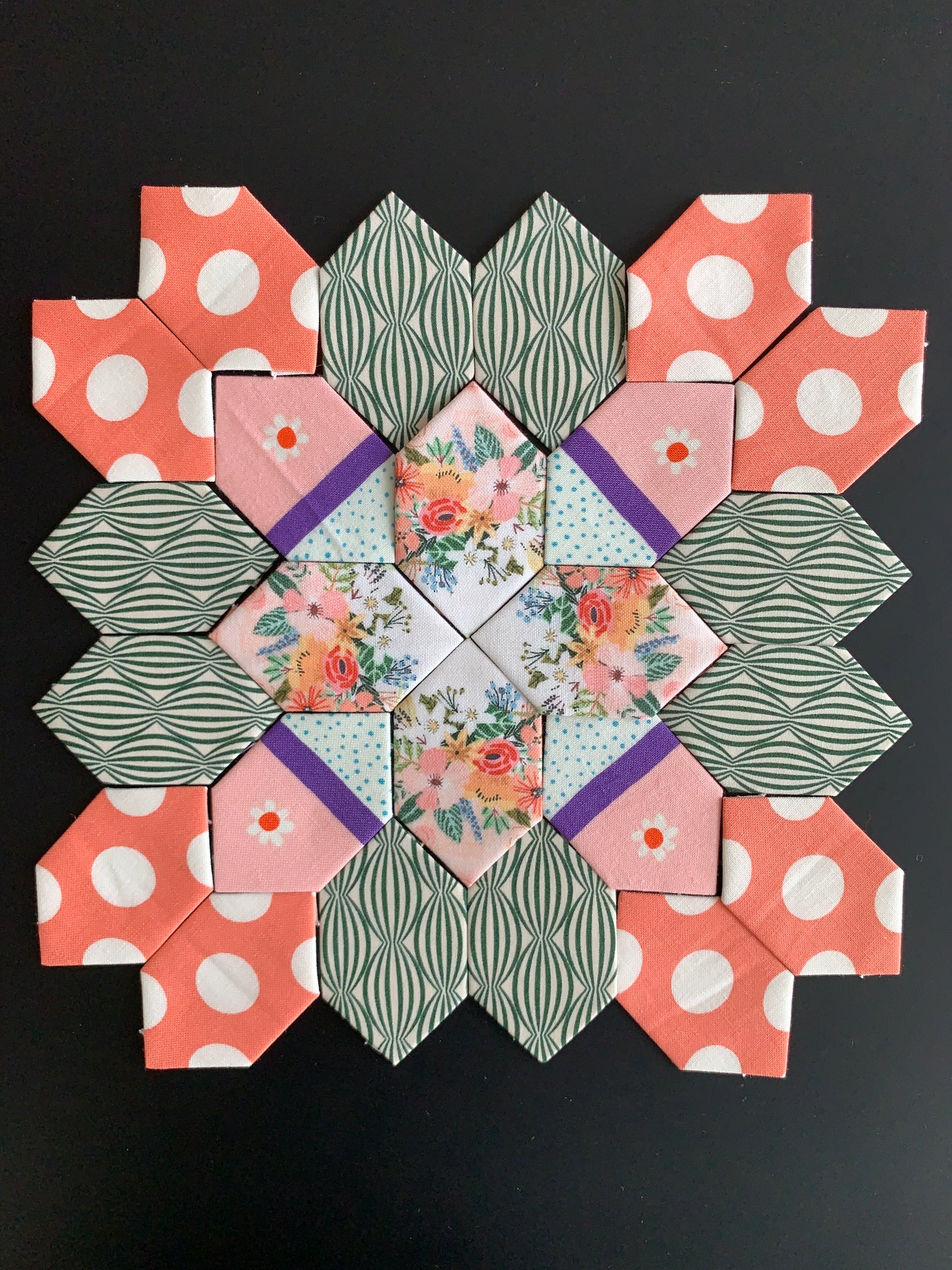 Coral Wreath #12 Patchwork of the Cross Block Kit