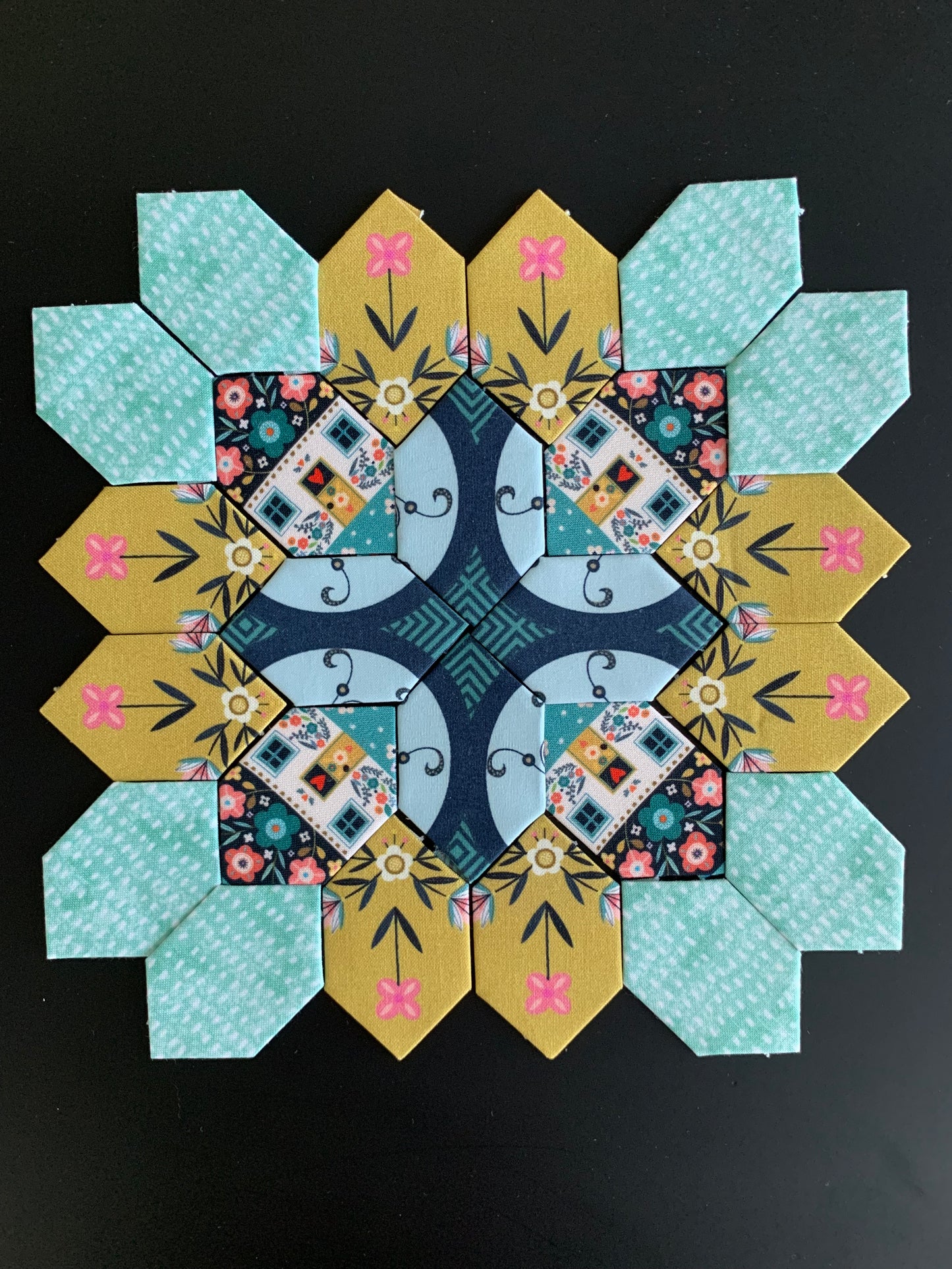 Houses & Flowers #8 Patchwork of the Cross Block Kit