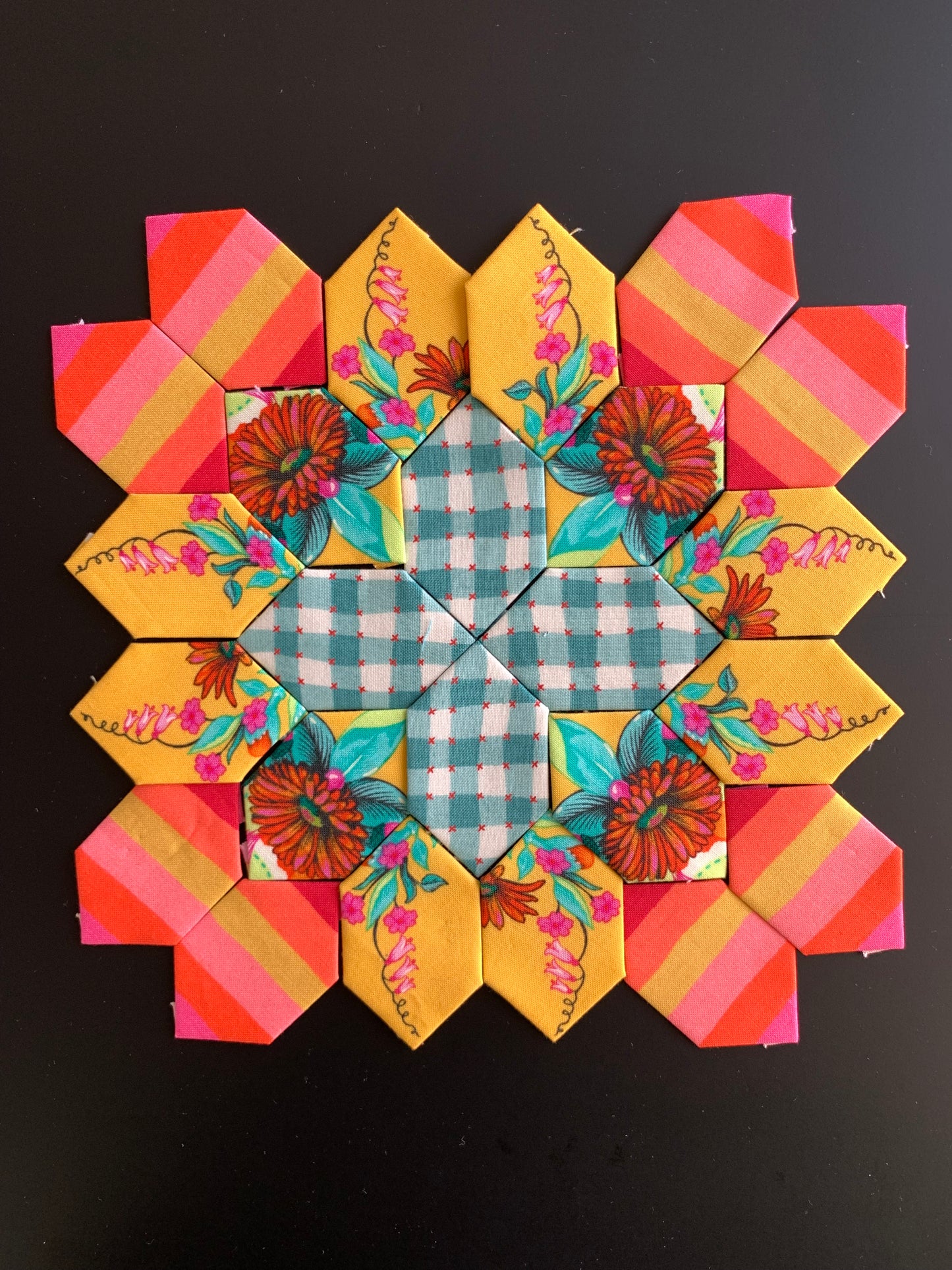 Meet Alice #26 Patchwork of the Cross Block Kit
