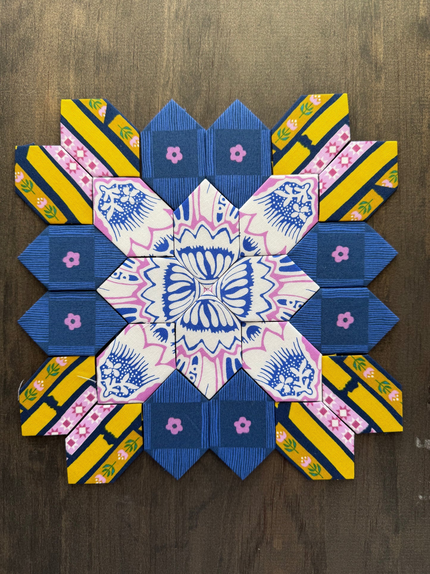 Royal Tea #37 Patchwork of the Cross Block Kit