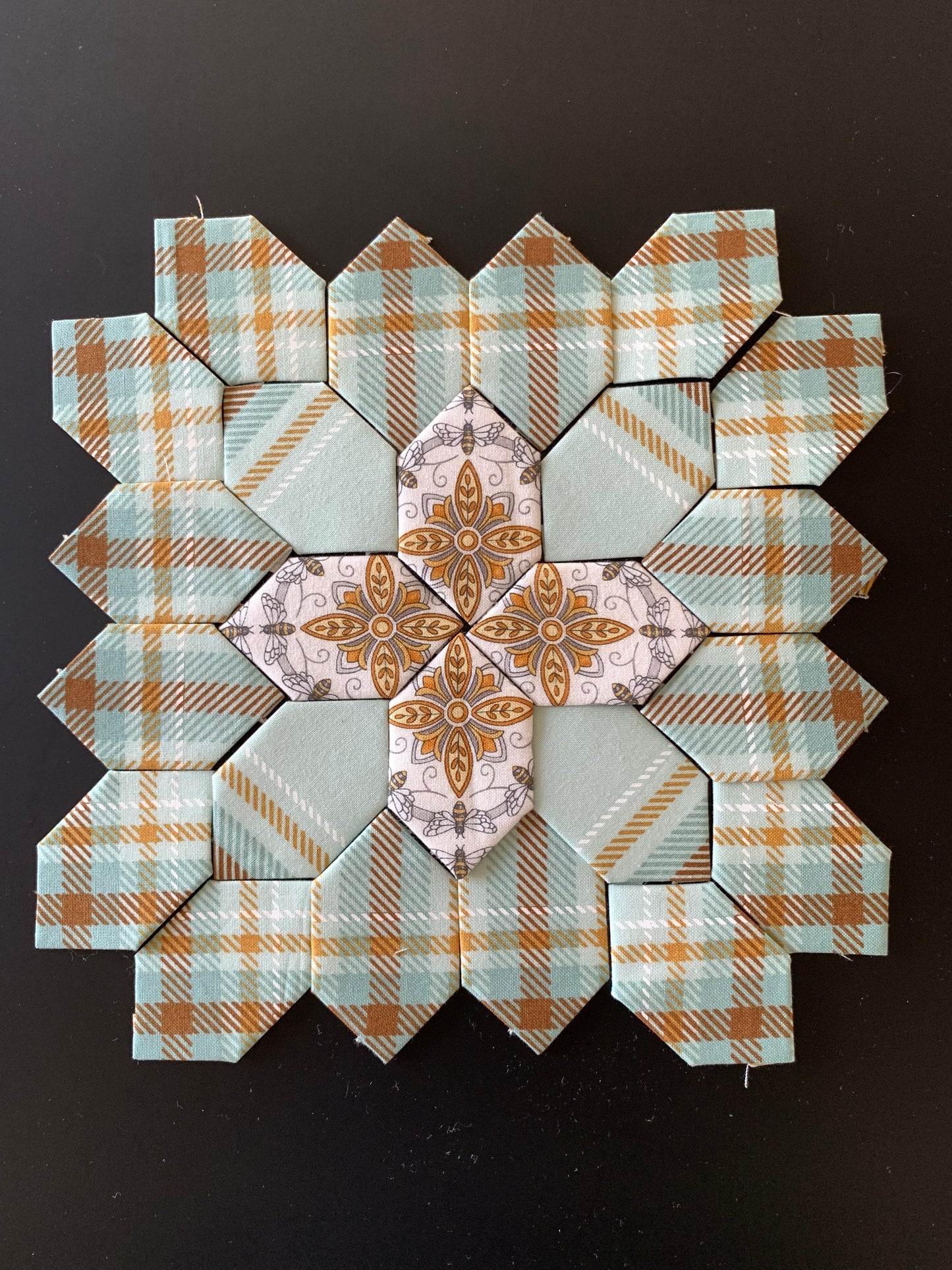 Honey Jar #28 Patchwork of the Cross Block Kit