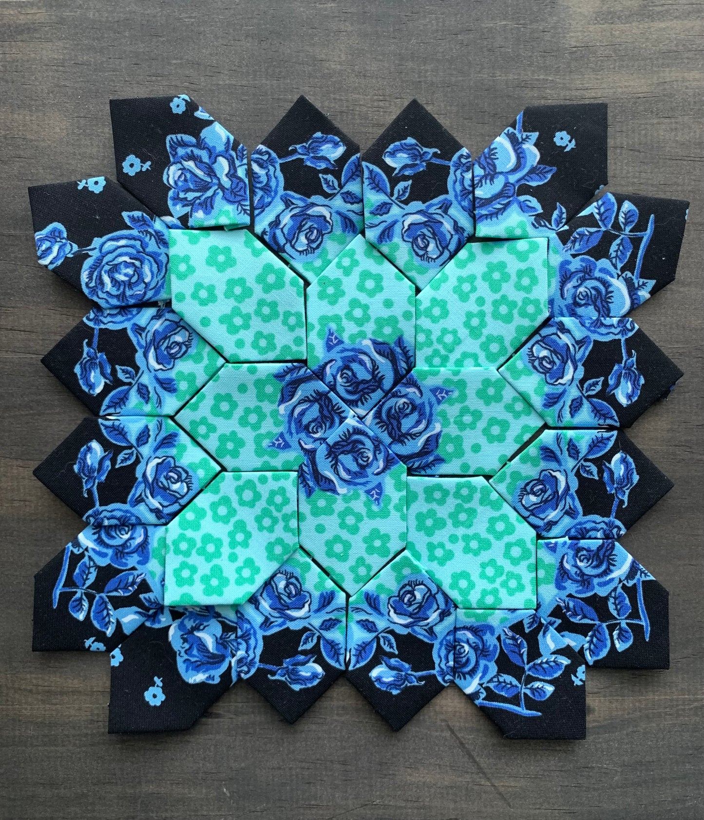 Framed Roses #19 Patchwork of the Cross Block Kit