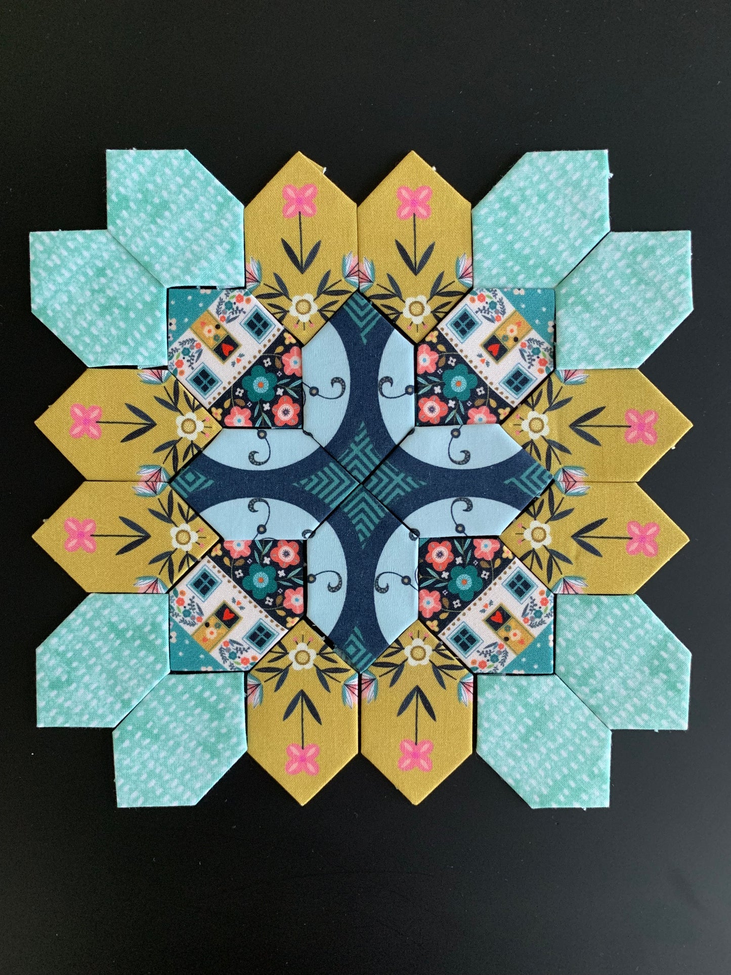 Houses & Flowers #8 Patchwork of the Cross Block Kit