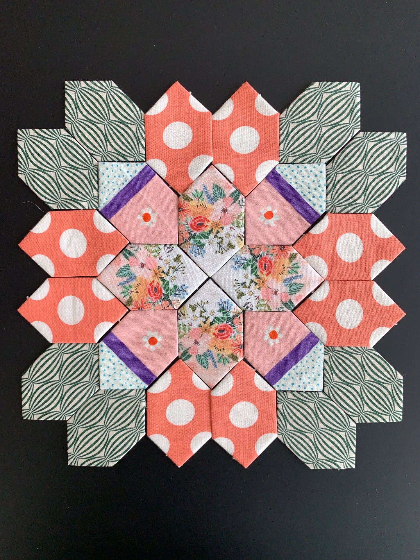 Coral Wreath #12 Patchwork of the Cross Block Kit