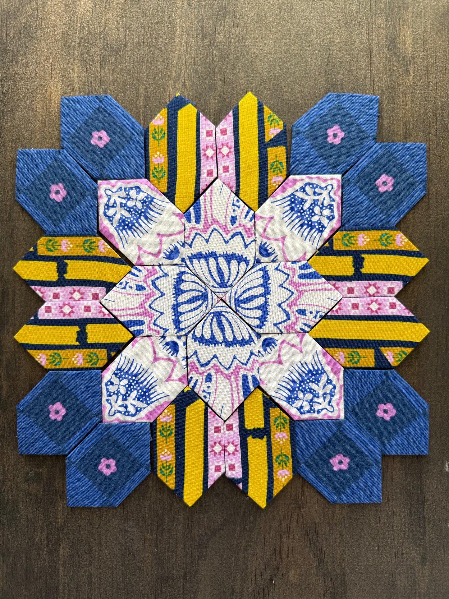 Royal Tea #37 Patchwork of the Cross Block Kit