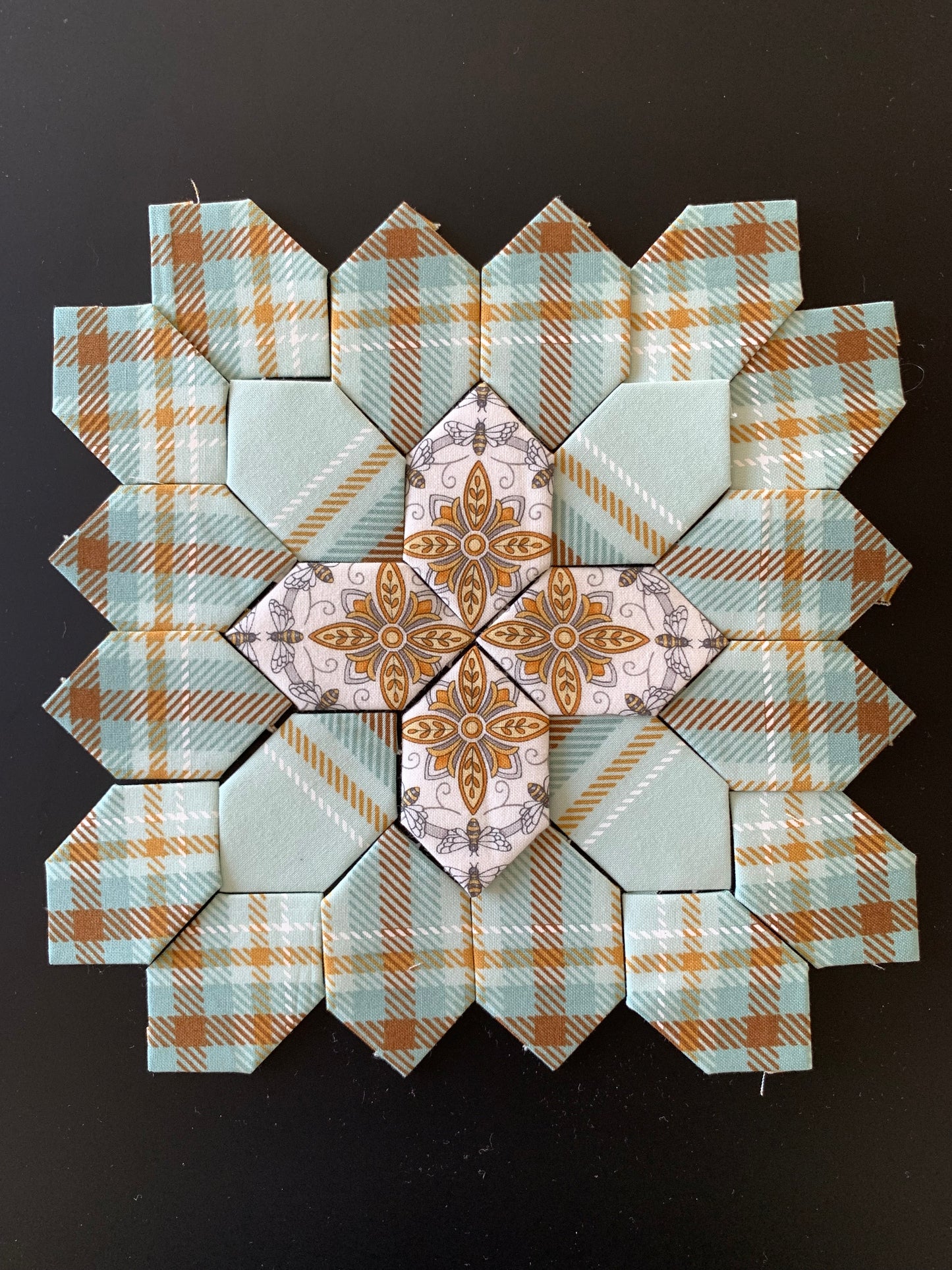 Honey Jar #28 Patchwork of the Cross Block Kit