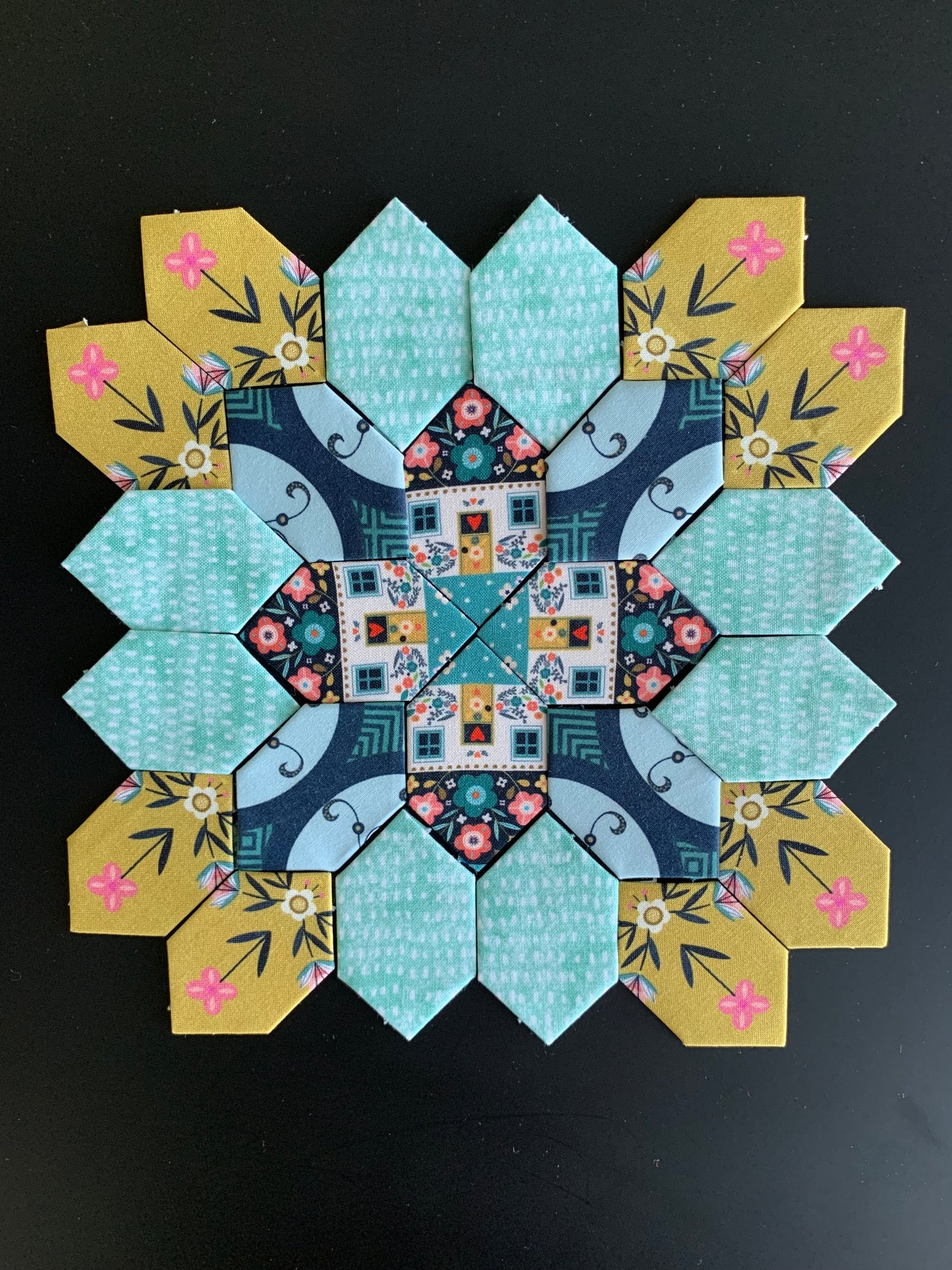 Houses & Flowers #8 Patchwork of the Cross Block Kit