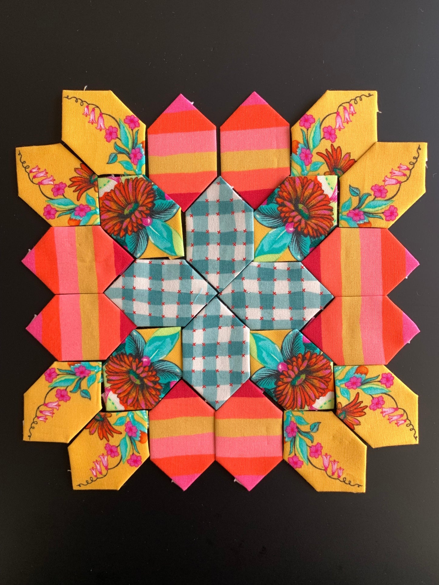 Meet Alice #26 Patchwork of the Cross Block Kit