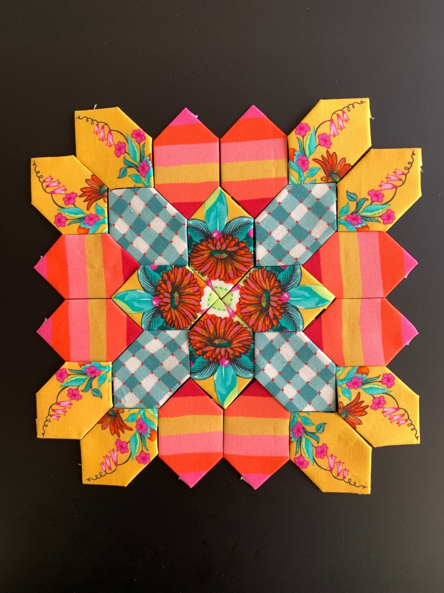 Meet Alice #26 Patchwork of the Cross Block Kit
