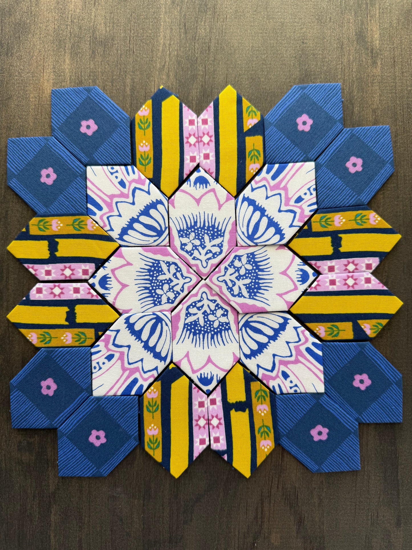 Royal Tea #37 Patchwork of the Cross Block Kit