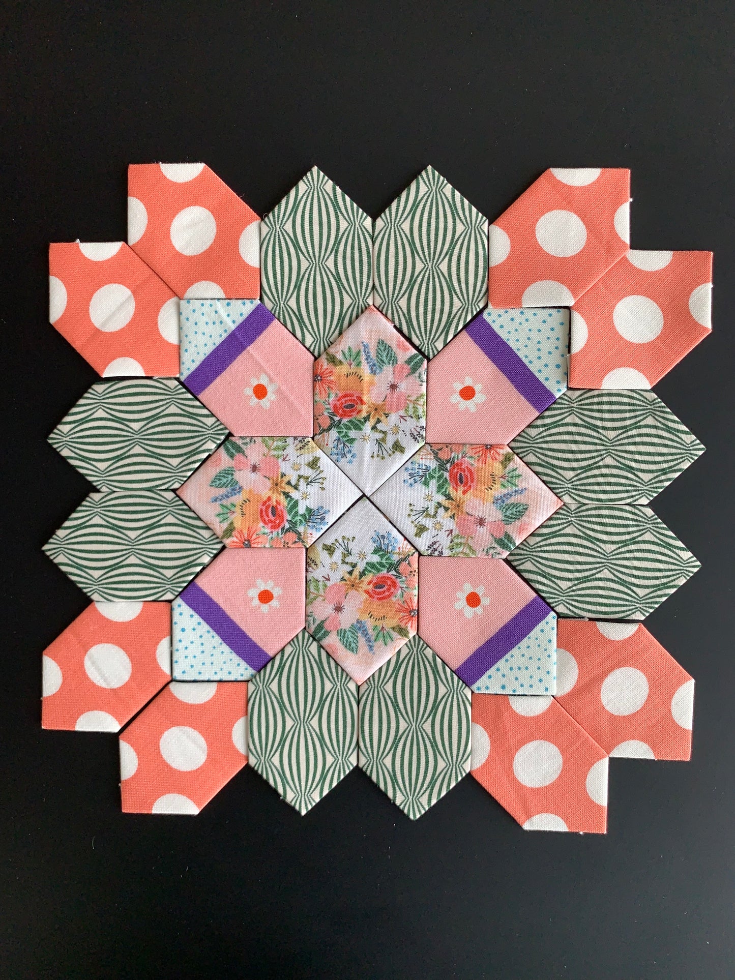 Coral Wreath #12 Patchwork of the Cross Block Kit