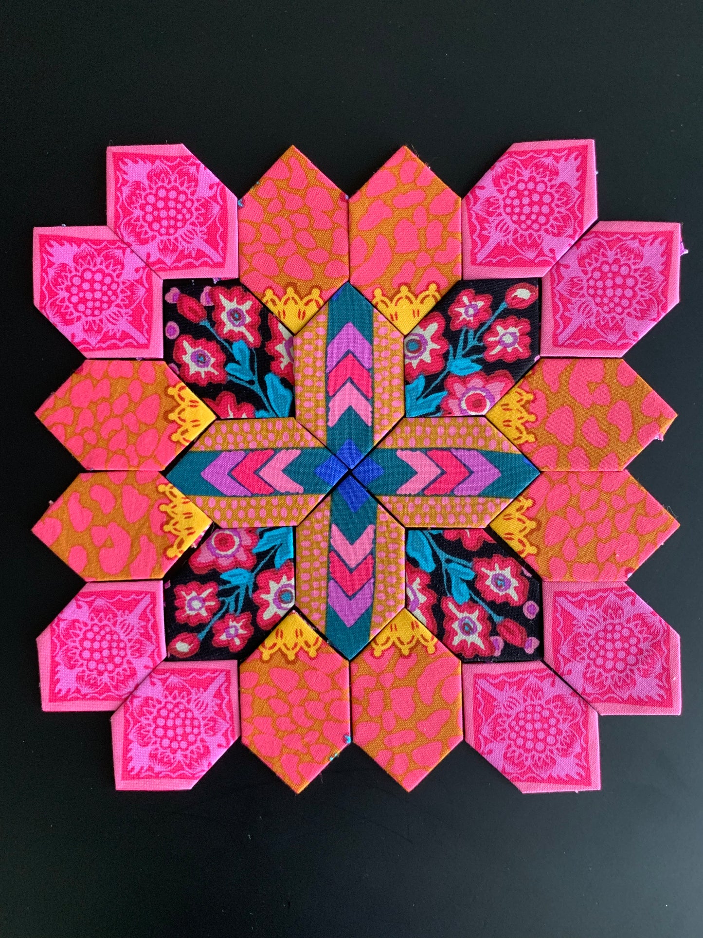 Arrowish #14 Patchwork of the Cross Block Kit