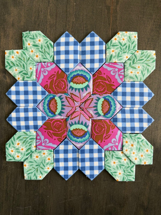 Holland Daze #43 Patchwork of the Cross Block Kit
